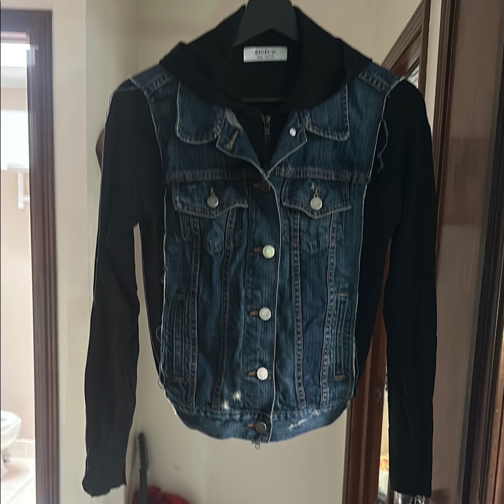 Bailey 44 Blue Jean Jacket Fitted Cropped Style